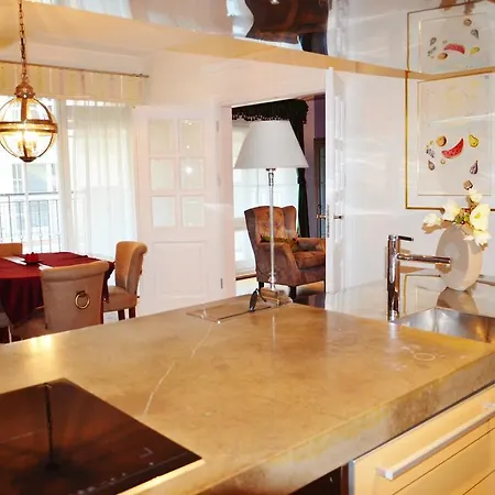 Presidential Apartment *